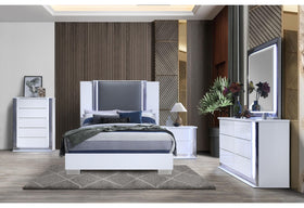 YLIME SMOOTH WHITE QUEEN BED GROUP