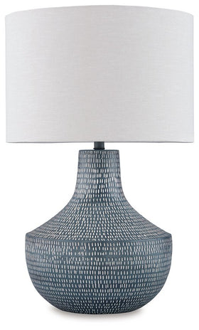 Schylarmont Table Lamp